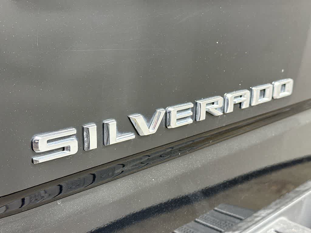 Chevrolet Silverado 1500 LTD Custom 2022