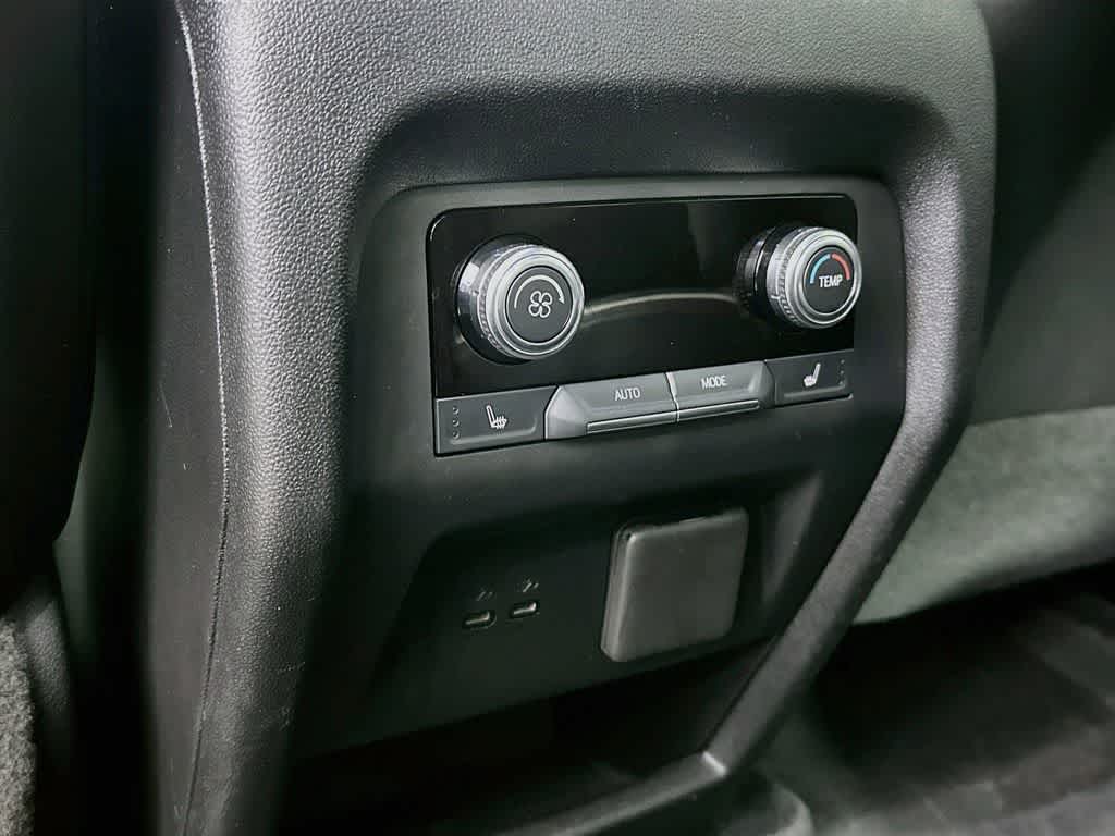 GMC Acadia Denali con tracción total (AWD) 2024