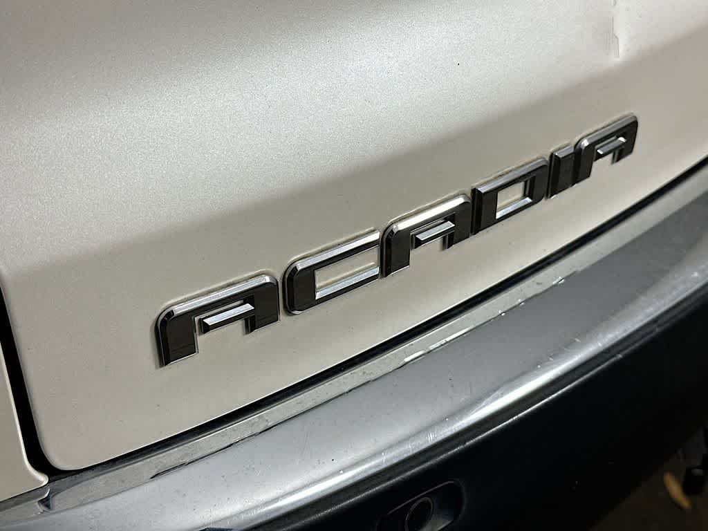 GMC Acadia SLE 2012
