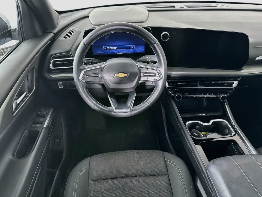 Chevrolet Traverse LT con tracción delantera, 2024