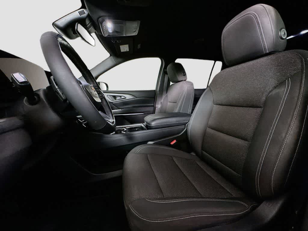 Chevrolet Traverse LT con tracción delantera, 2024