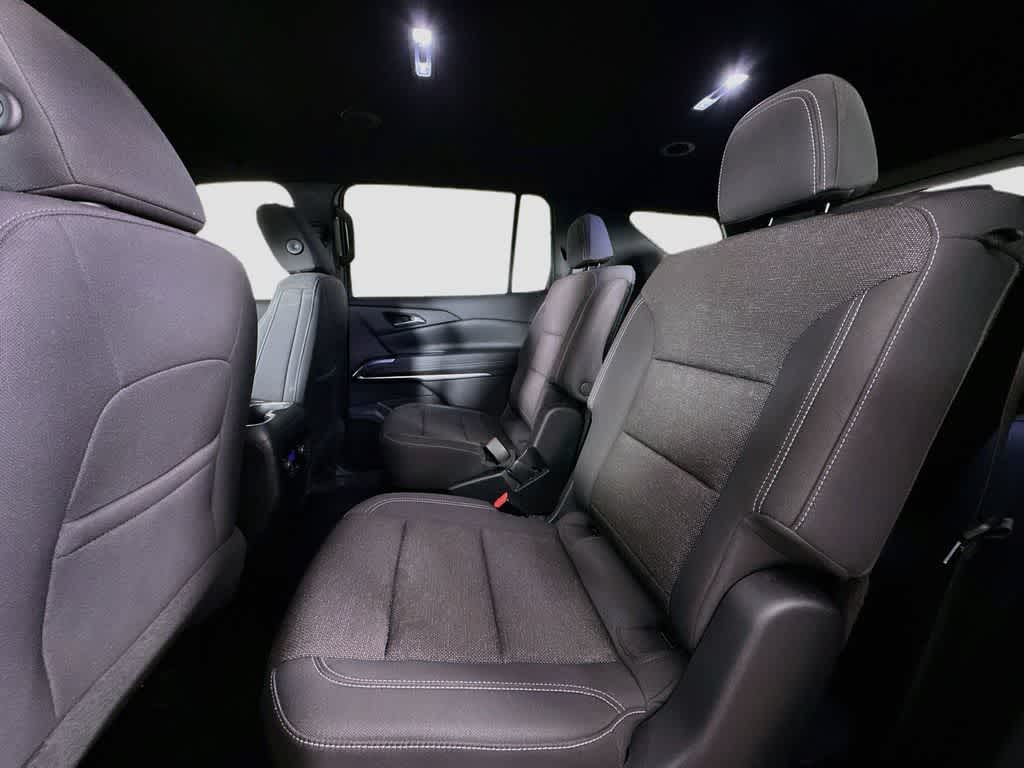 Chevrolet Traverse LT con tracción delantera, 2024