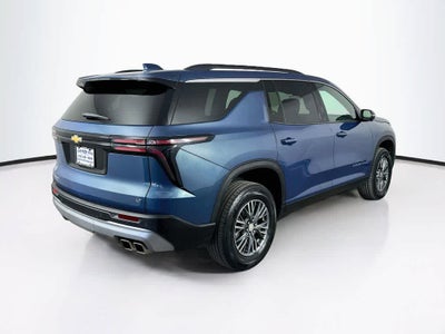 Chevrolet Traverse LT con tracción delantera, 2024