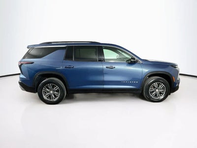 Chevrolet Traverse LT con tracción delantera, 2024