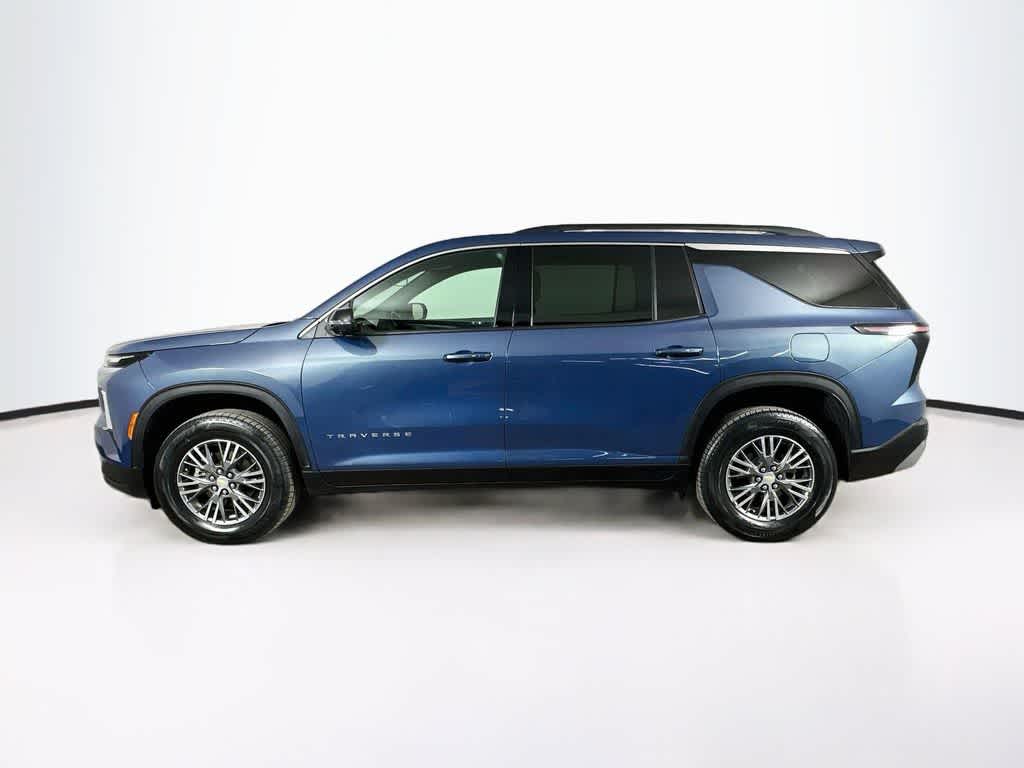 Chevrolet Traverse LT con tracción delantera, 2024