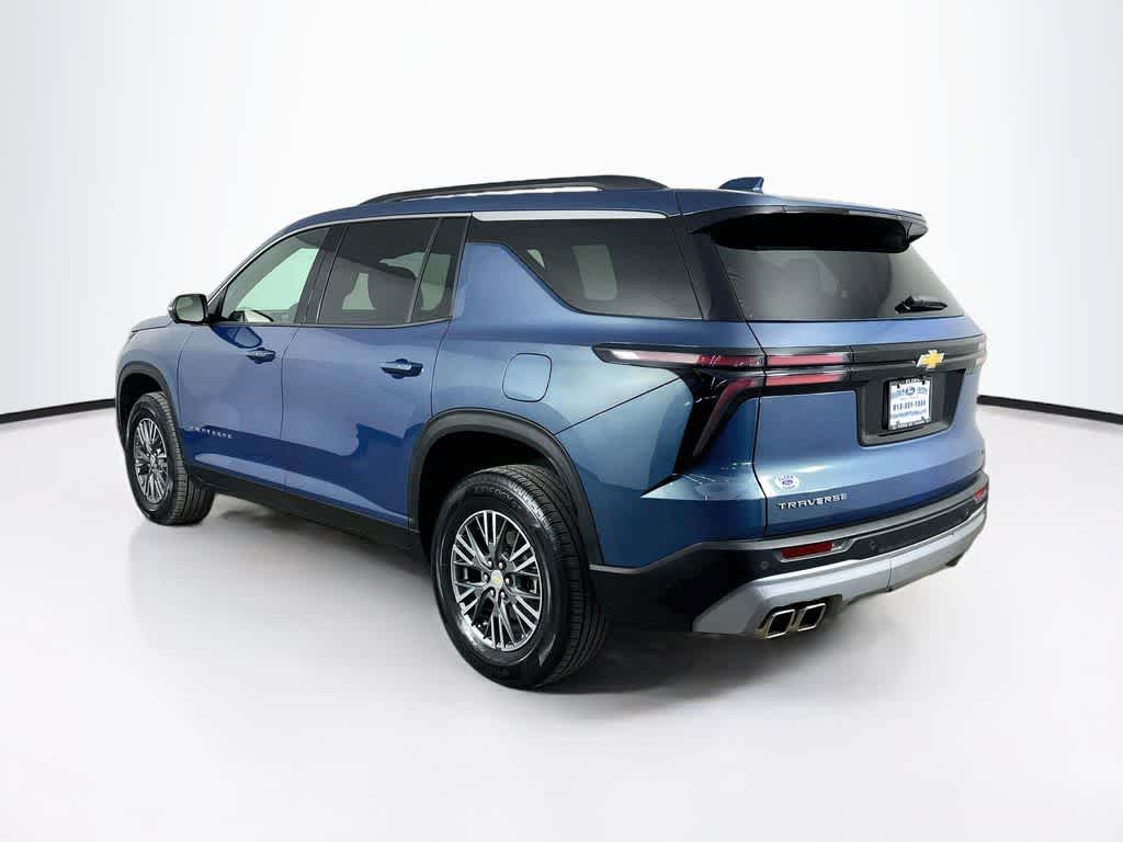 Chevrolet Traverse LT con tracción delantera, 2024