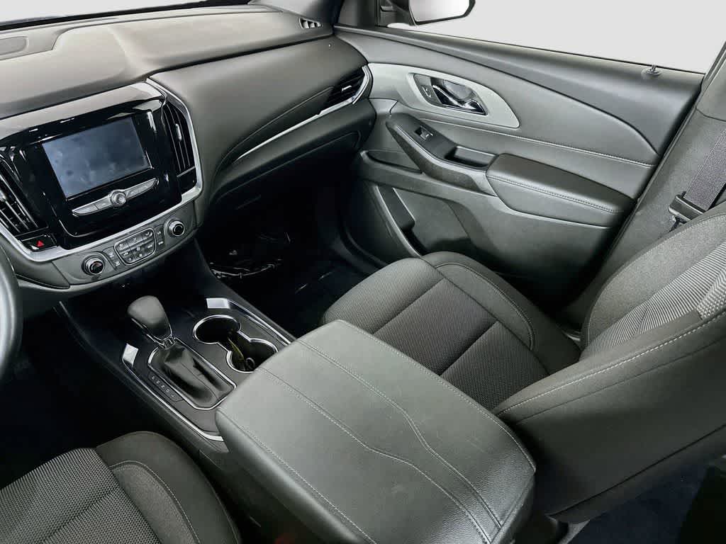 Chevrolet Traverse LT 2023 con tapicería de tela