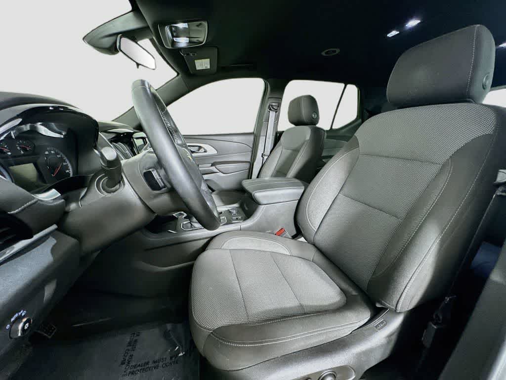 Chevrolet Traverse LT 2023 con tapicería de tela