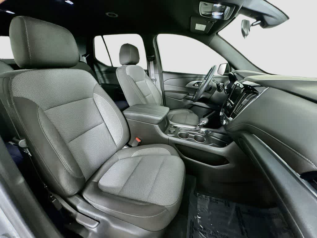 Chevrolet Traverse LT 2023 con tapicería de tela