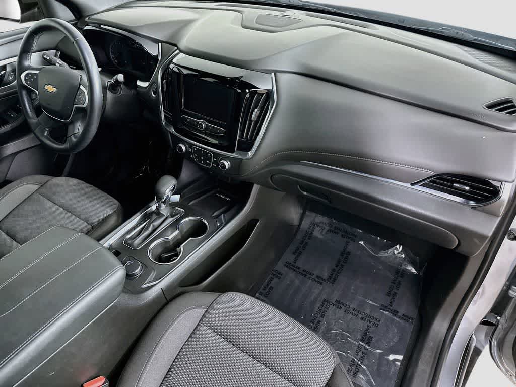 Chevrolet Traverse LT 2023 con tapicería de tela