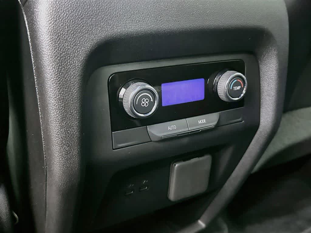 Chevrolet Traverse LT con tracción delantera, 2025