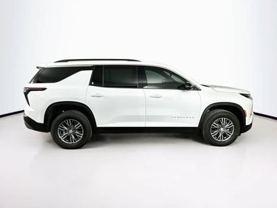 Chevrolet Traverse LT con tracción delantera, 2025
