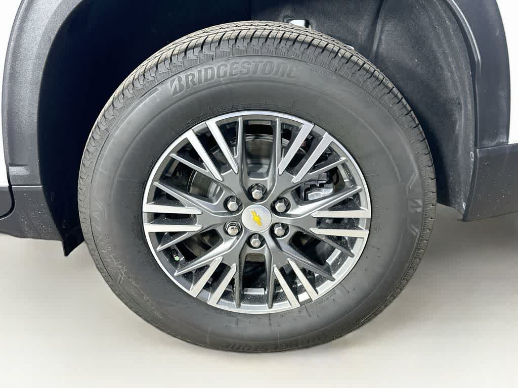 Chevrolet Traverse LT con tracción delantera, 2025