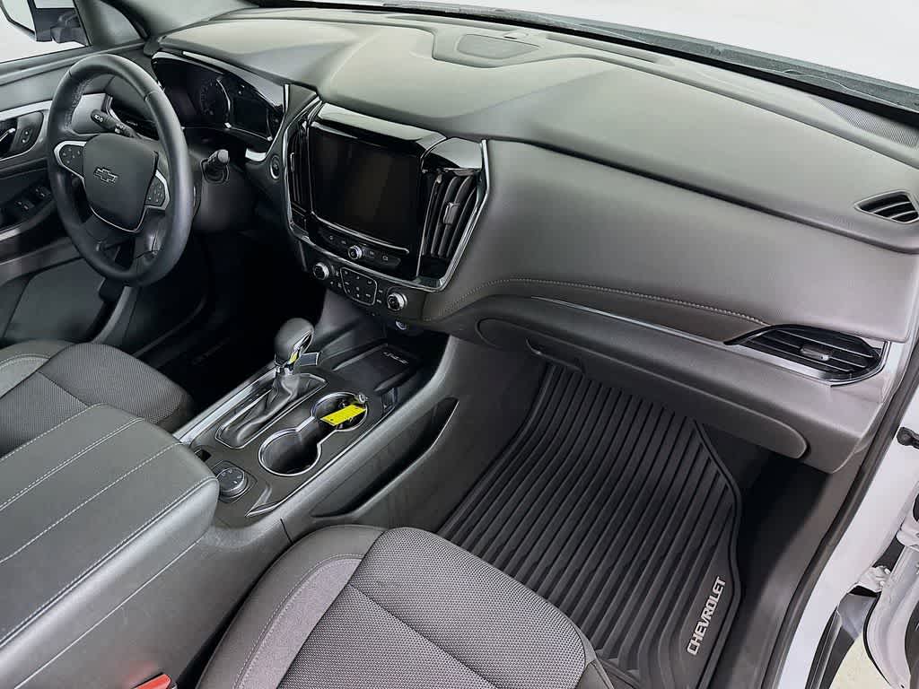 Chevrolet Traverse LT 2023 con tapicería de tela