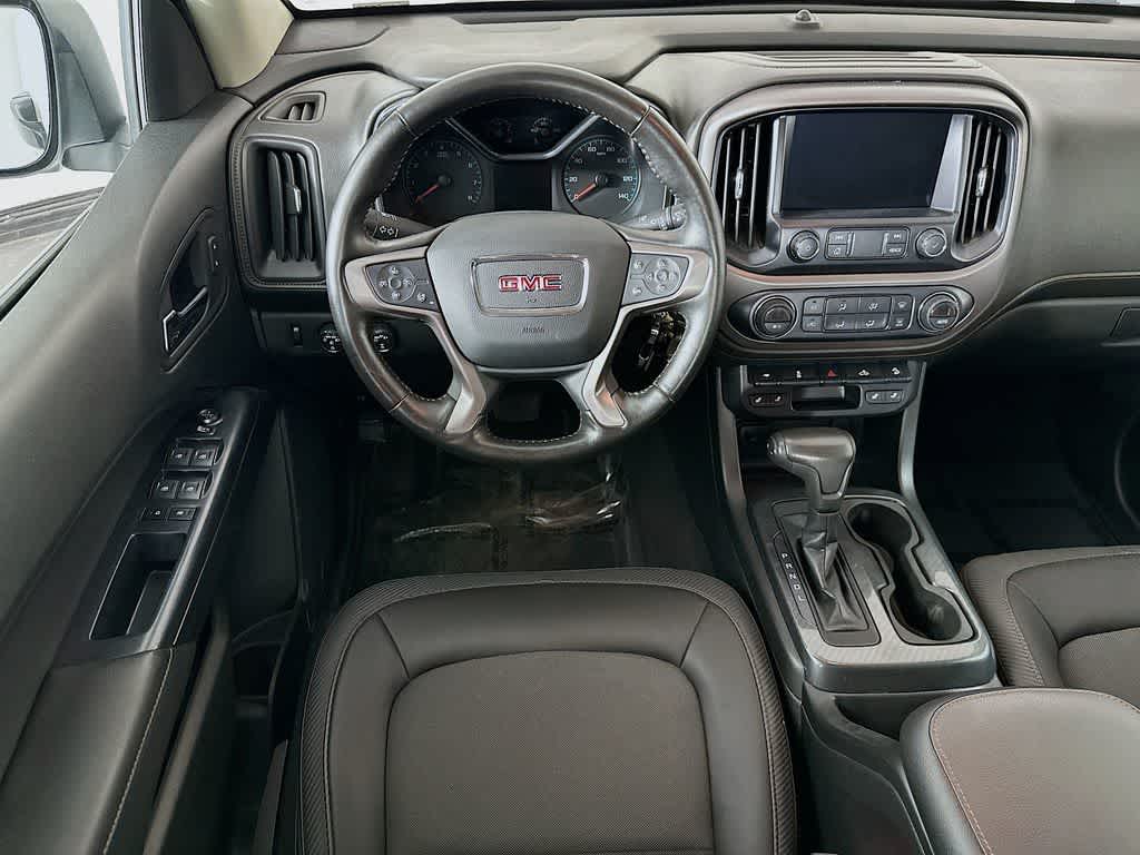 GMC Canyon 4x4 AT4 de 2021 con tapicería de tela