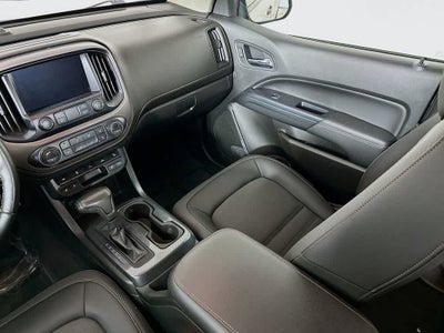 GMC Canyon 4x4 AT4 de 2021 con tapicería de tela