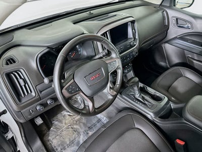 GMC Canyon 4x4 AT4 de 2021 con tapicería de tela