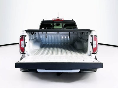 GMC Canyon 4x4 AT4 de 2021 con tapicería de tela