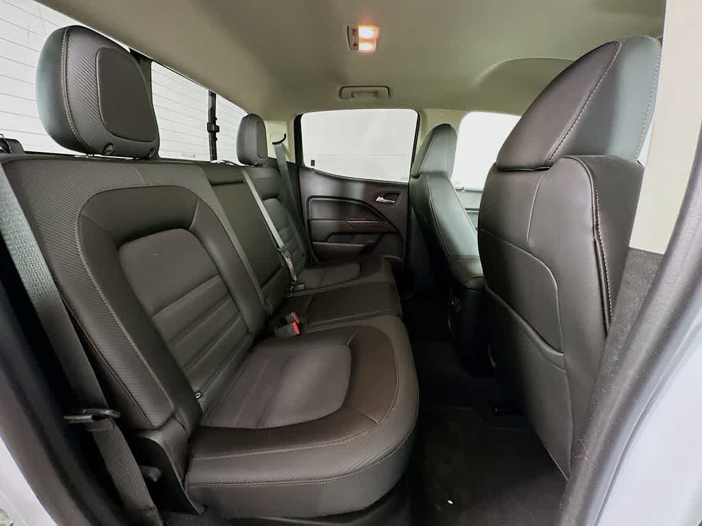 GMC Canyon 4x4 AT4 de 2021 con tapicería de tela