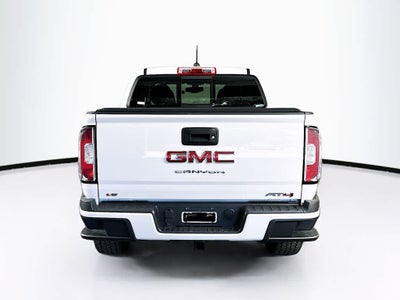 GMC Canyon 4x4 AT4 de 2021 con tapicería de tela