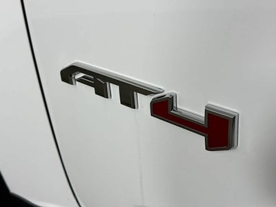 GMC Canyon 4x4 AT4 de 2021 con tapicería de tela