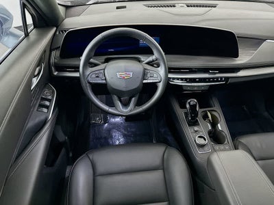 Cadillac XT4 Premium Luxury con tracción delantera, 2025
