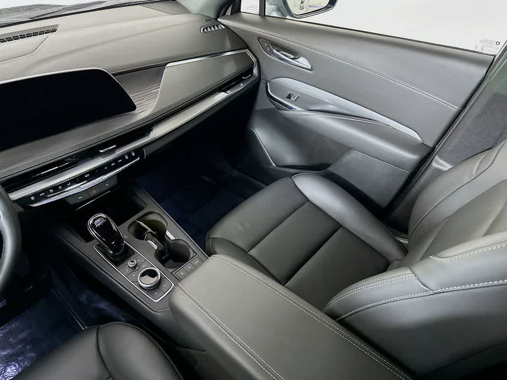 Cadillac XT4 Premium Luxury con tracción delantera, 2025