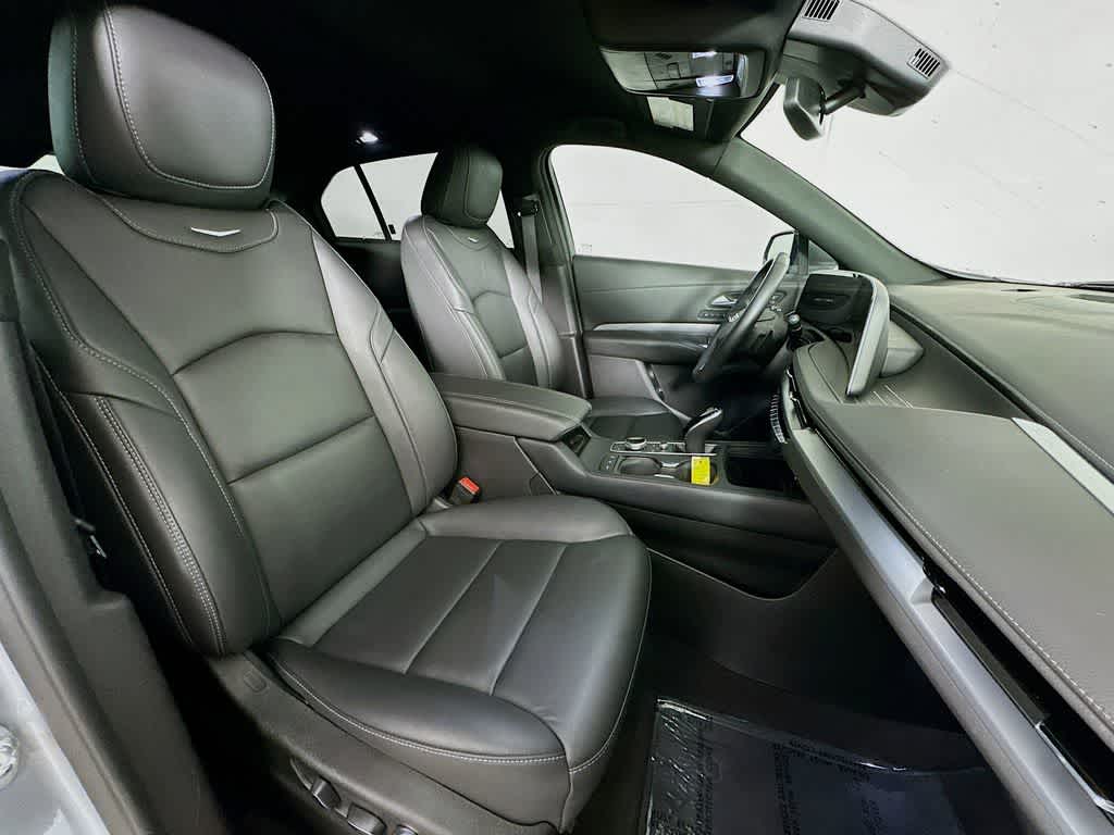 Cadillac XT4 Premium Luxury con tracción delantera, 2025