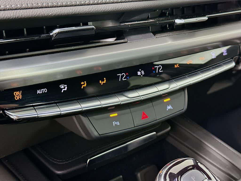 Cadillac XT4 Premium Luxury con tracción delantera, 2025