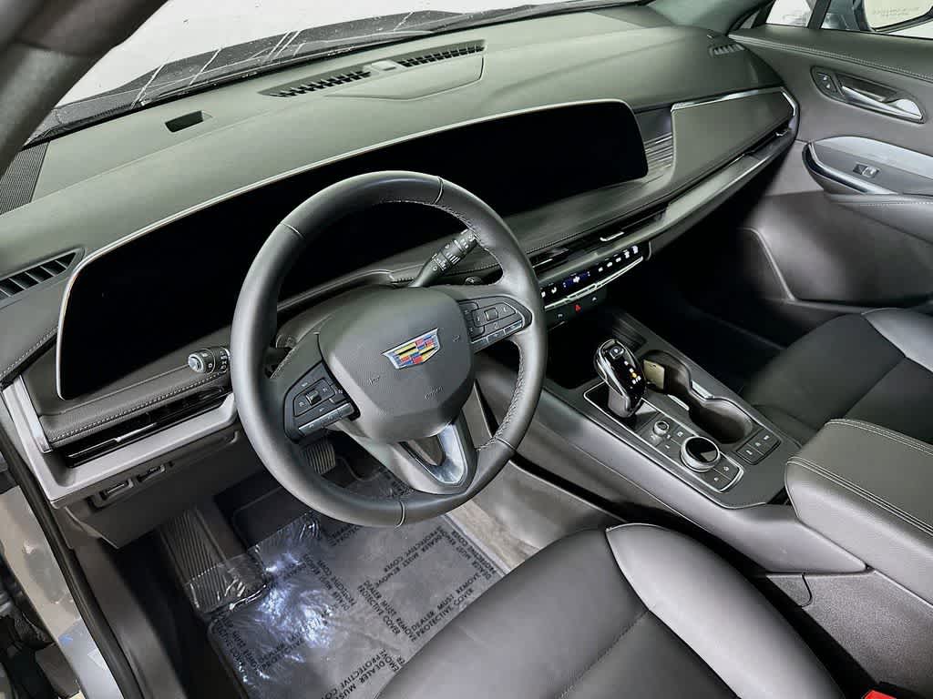 Cadillac XT4 Premium Luxury con tracción delantera, 2025