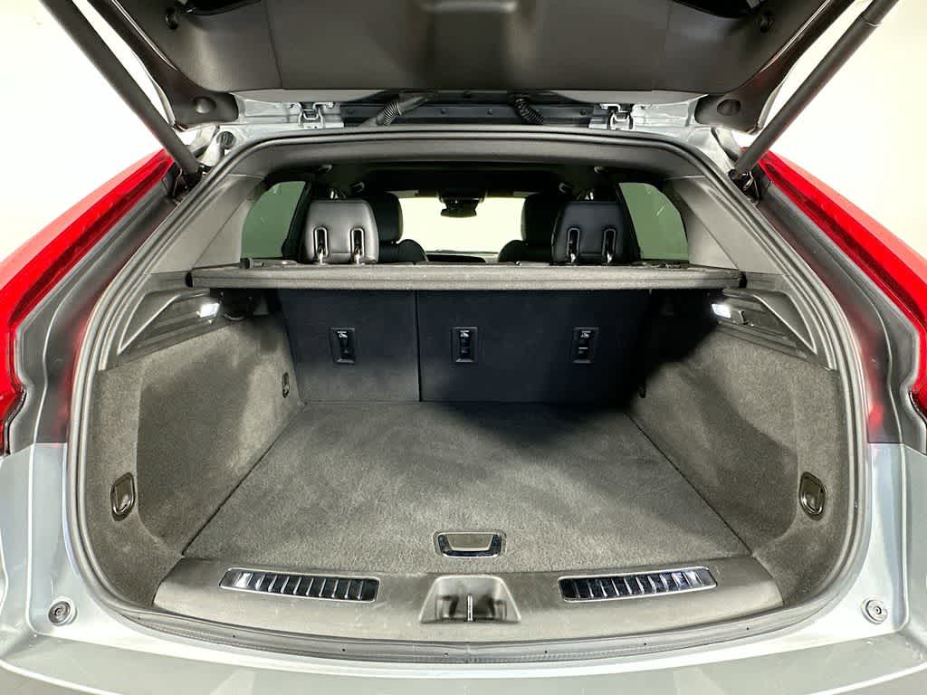 Cadillac XT4 Premium Luxury con tracción delantera, 2025