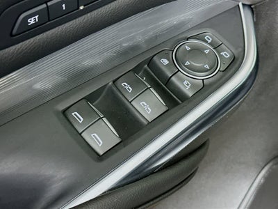 Cadillac XT4 Premium Luxury con tracción delantera, 2025