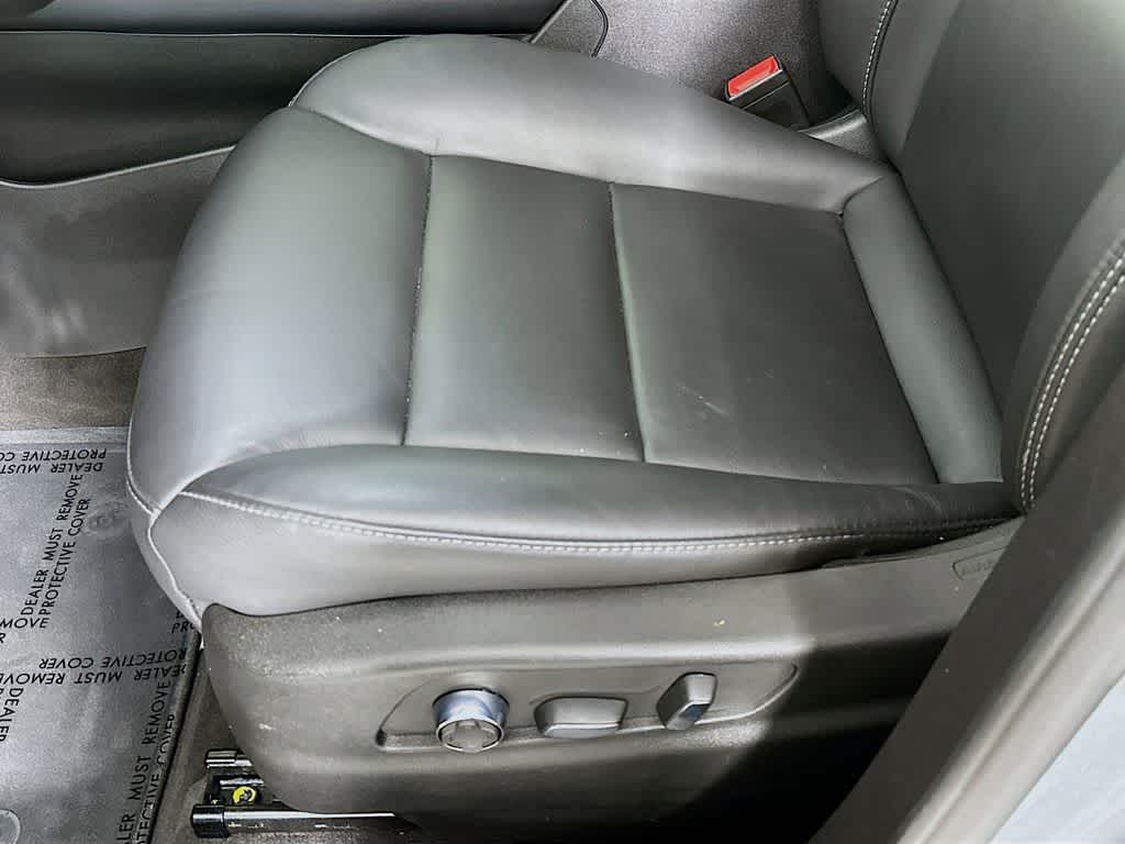 Cadillac XT4 Premium Luxury con tracción delantera, 2025