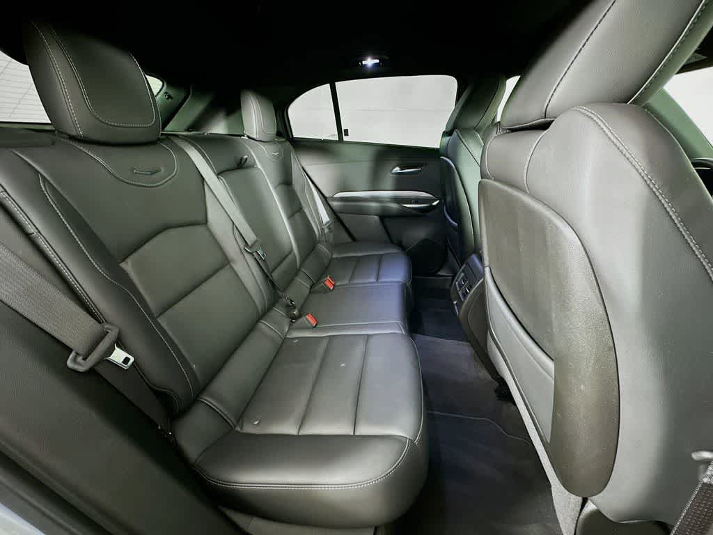 Cadillac XT4 Premium Luxury con tracción delantera, 2025