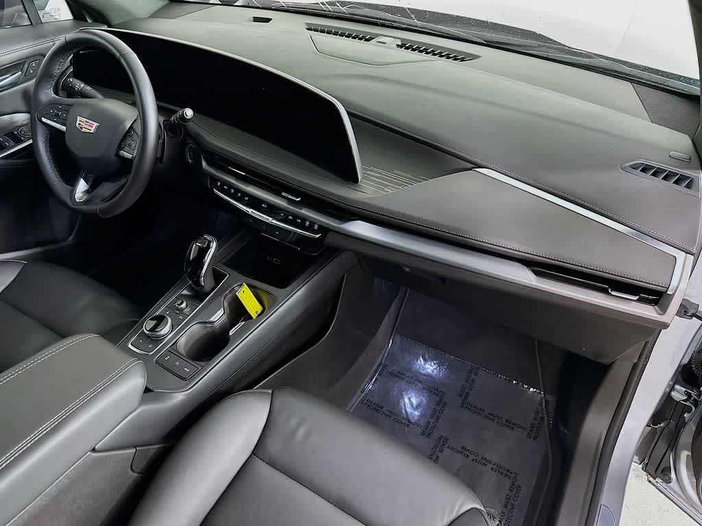 Cadillac XT4 Premium Luxury con tracción delantera, 2025