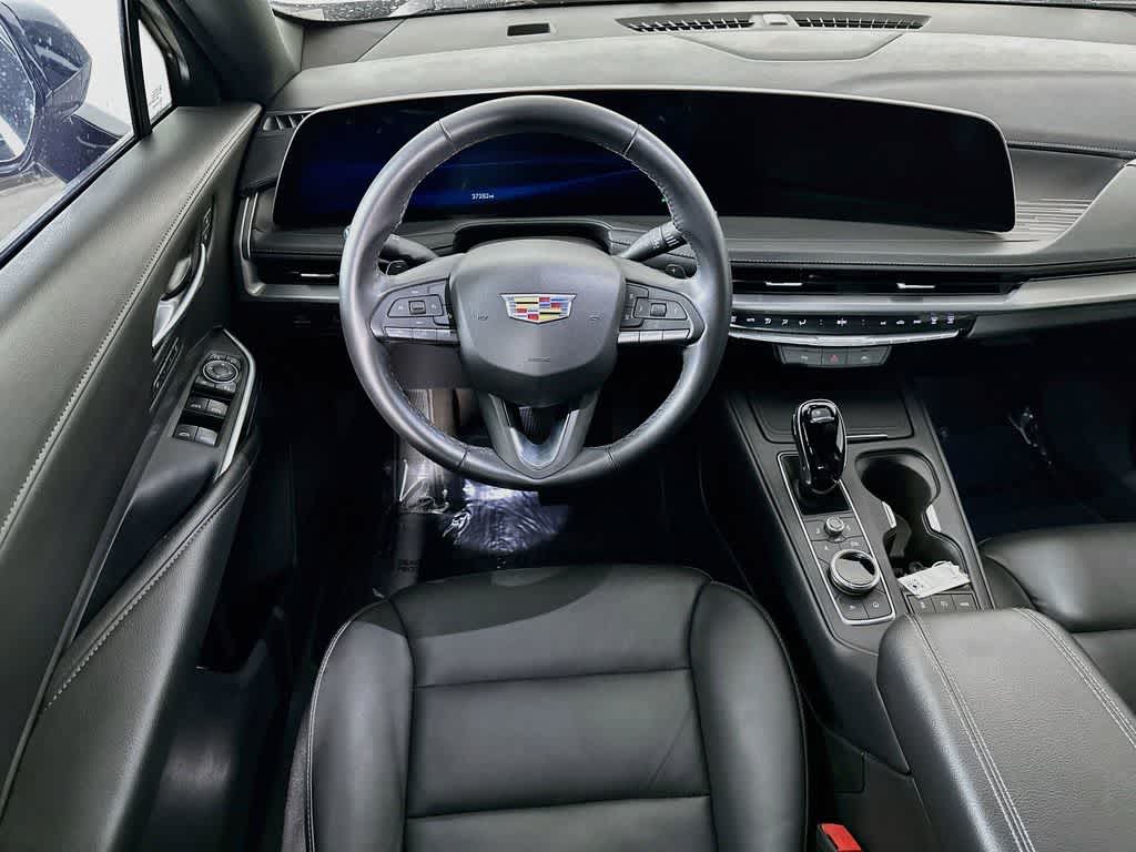 Cadillac XT4 Premium Luxury con tracción delantera, 2025