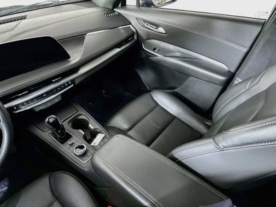 Cadillac XT4 Premium Luxury con tracción delantera, 2025