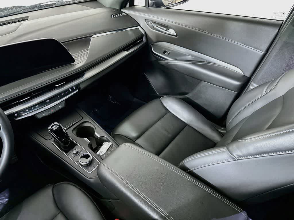 Cadillac XT4 Premium Luxury con tracción delantera, 2025