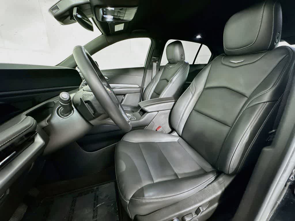 Cadillac XT4 Premium Luxury con tracción delantera, 2025