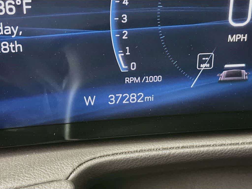 Cadillac XT4 Premium Luxury con tracción delantera, 2025