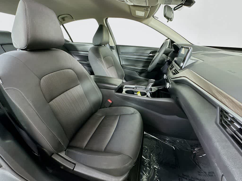Nissan Altima 2.5 SV 2024
