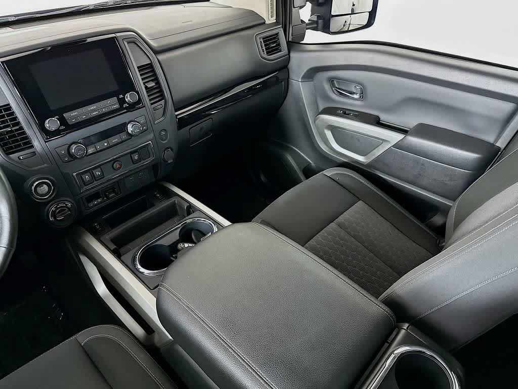 Nissan Titan SV 2024