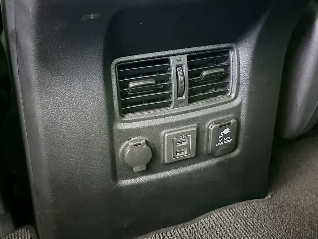 Nissan Titan SV 2024