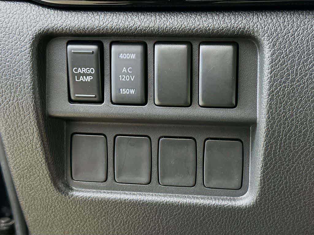 Nissan Titan SV 2024