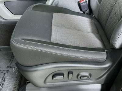 Nissan Titan SV 2024