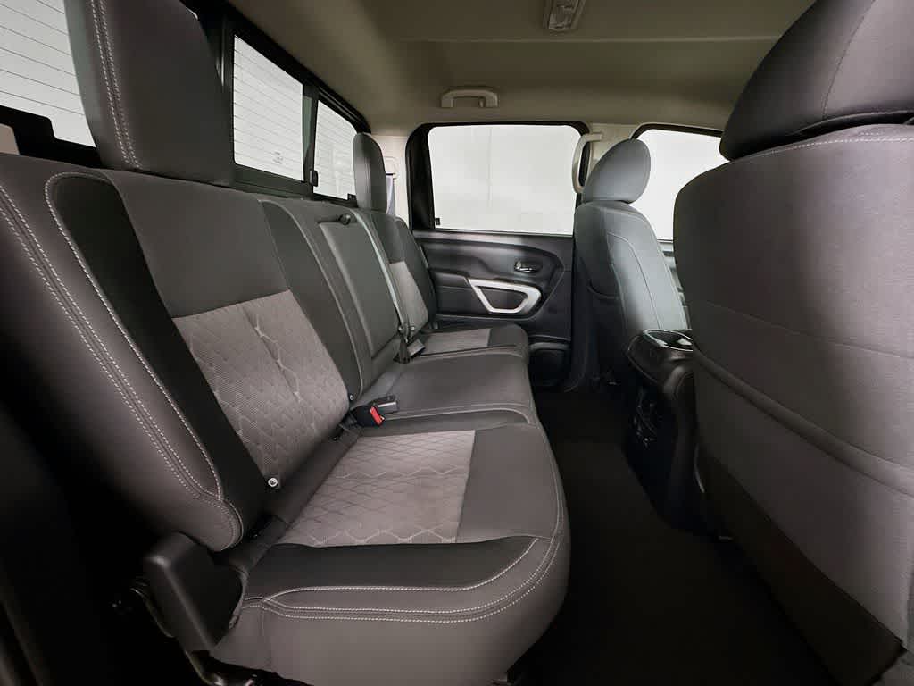 Nissan Titan SV 2024