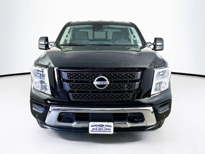 Nissan Titan SV 2024