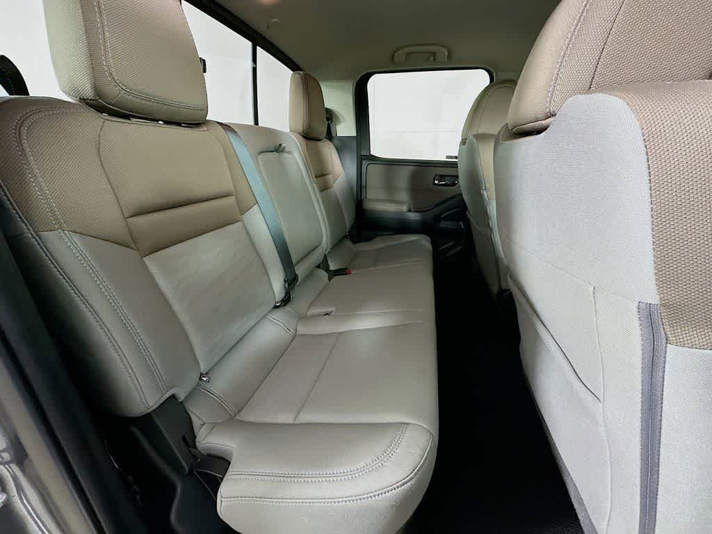 Nissan Frontier SV 2022