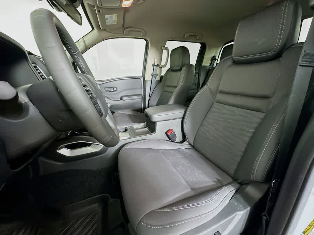 Nissan Frontier SV 2024