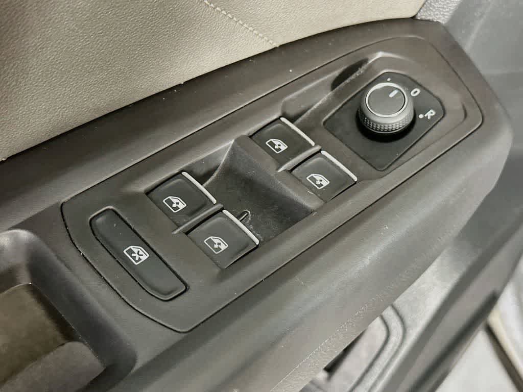 Volkswagen Atlas Cross Sport 2.0T SEL R-Line Negro 2023